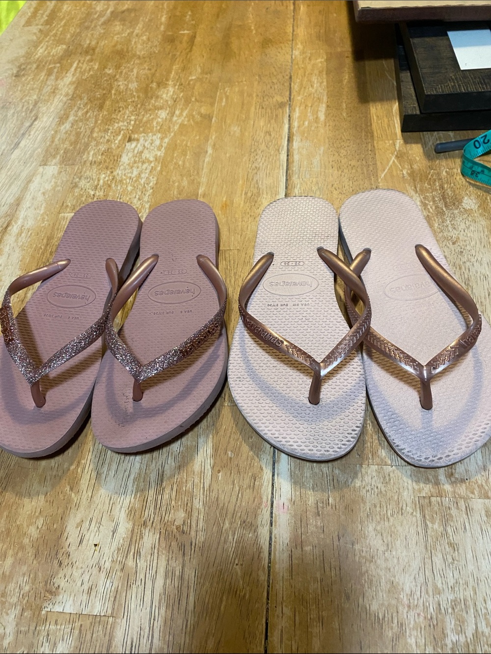 Havaianas Girl size 6 Dual Pink Flip Flops with Metallic Rose Straps